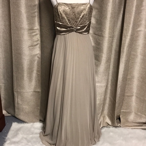 Long Prom or Special ocassion evening dress - Picture 5 of 7